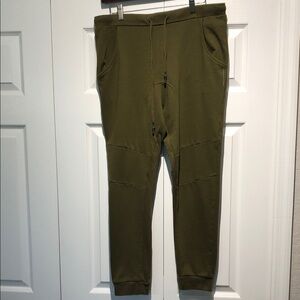 Tahari Sport Men's Olive Green Jogger Pants